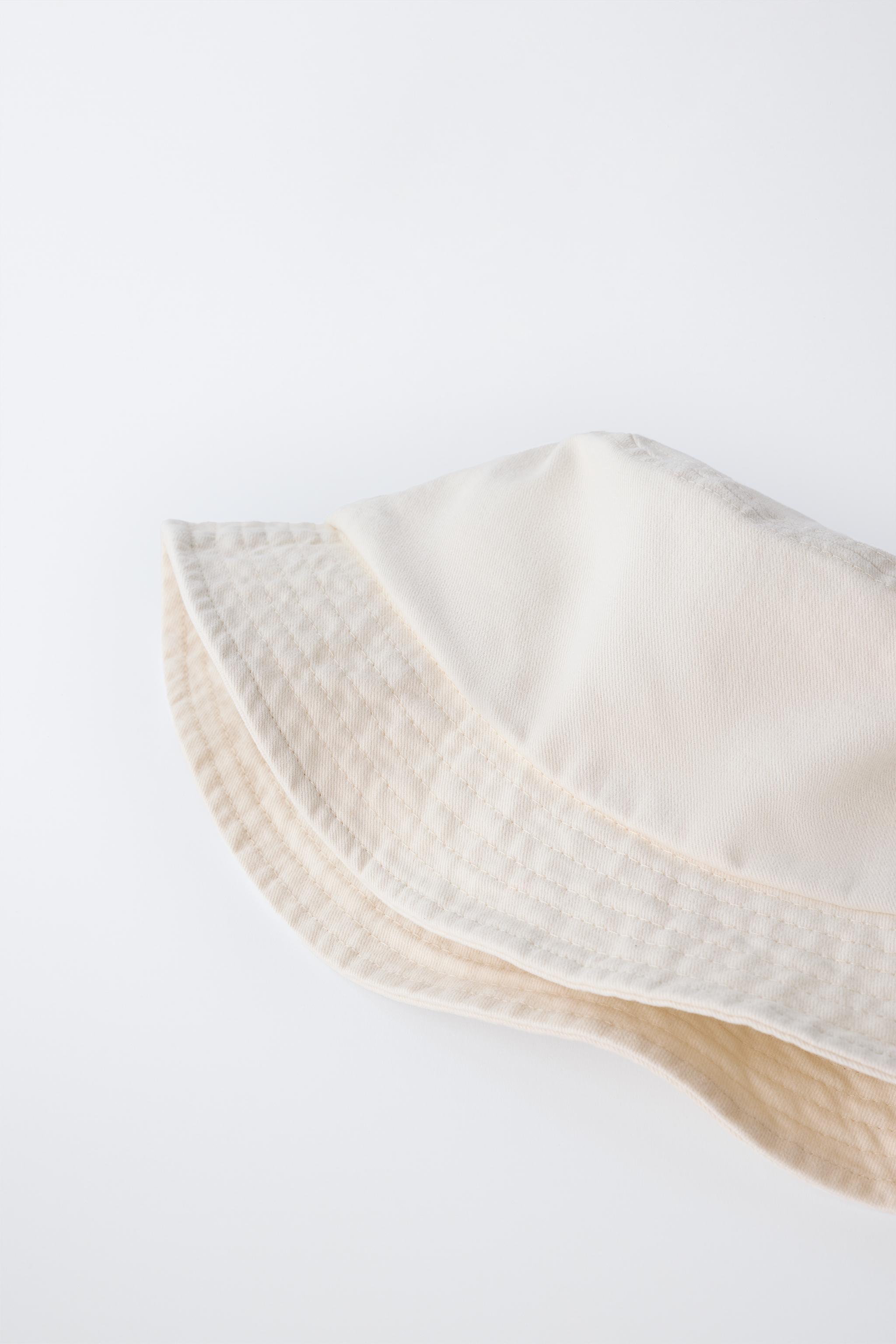 CONTRAST STITCH BUCKET HAT